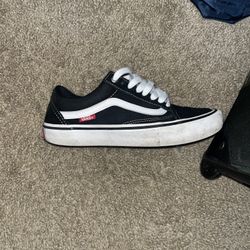 Vans Old Skool Shoes (Size: Male 6.5 / Female: 8)