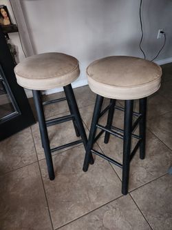 2 Barstools (READ FULL DESCRIPTION) 
