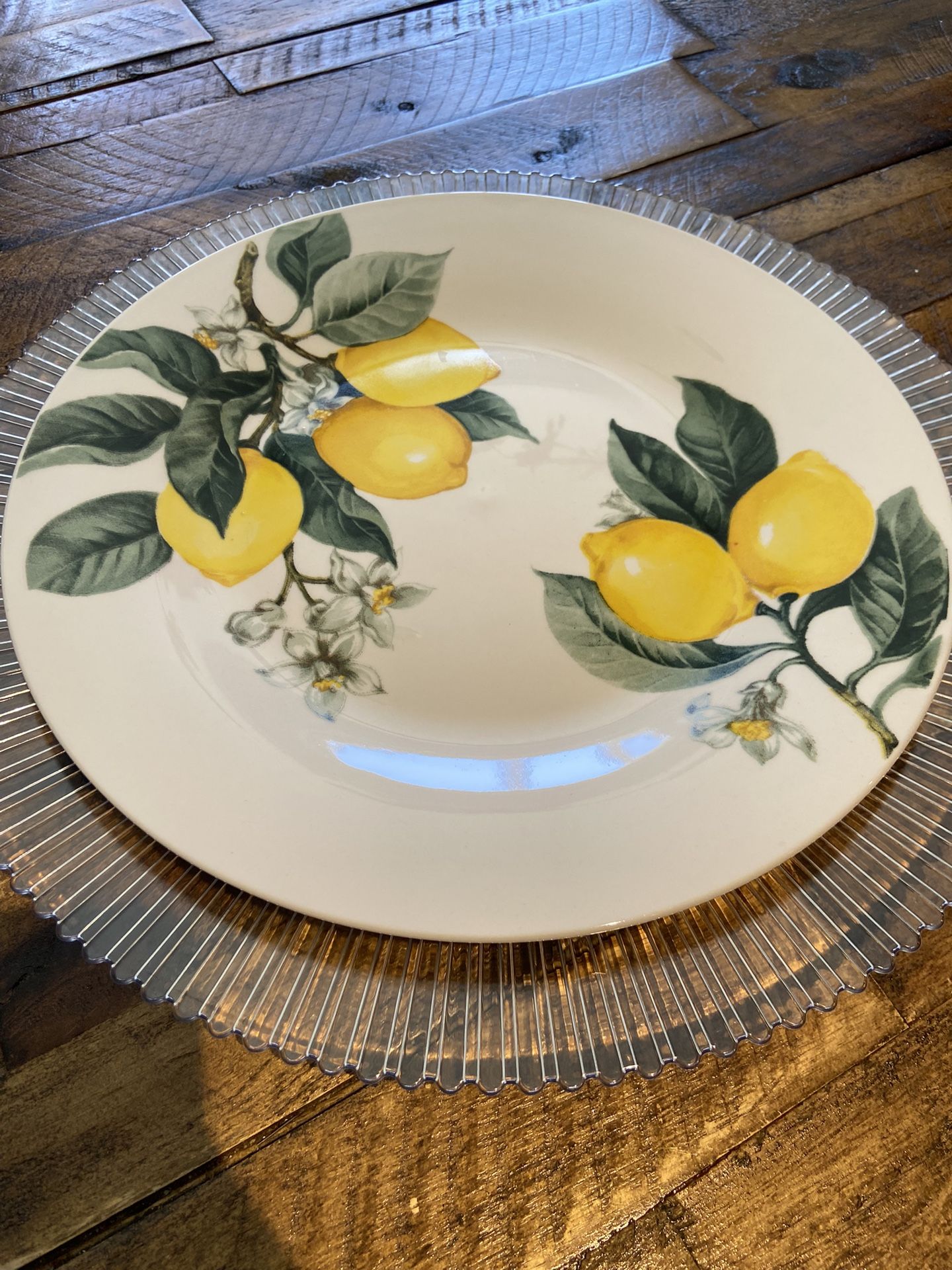 Clear Acrylic Charger Plates