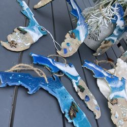 Epoxy Hand Crafted Ornaments Trees, Starfish , Chicken And Fl 