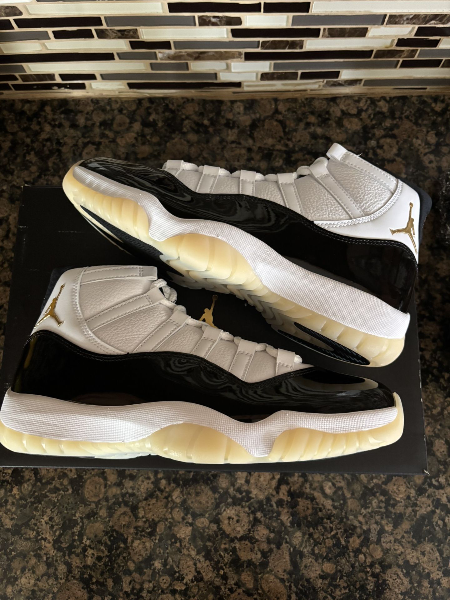 Jordan 11 Gratitude Size 9.5