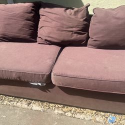 Free sofa was used by kids