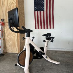 Freebeat Stationary Bike w/ Touch Screen - Free delivery!