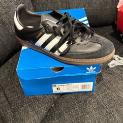 Women Sambas And Nike