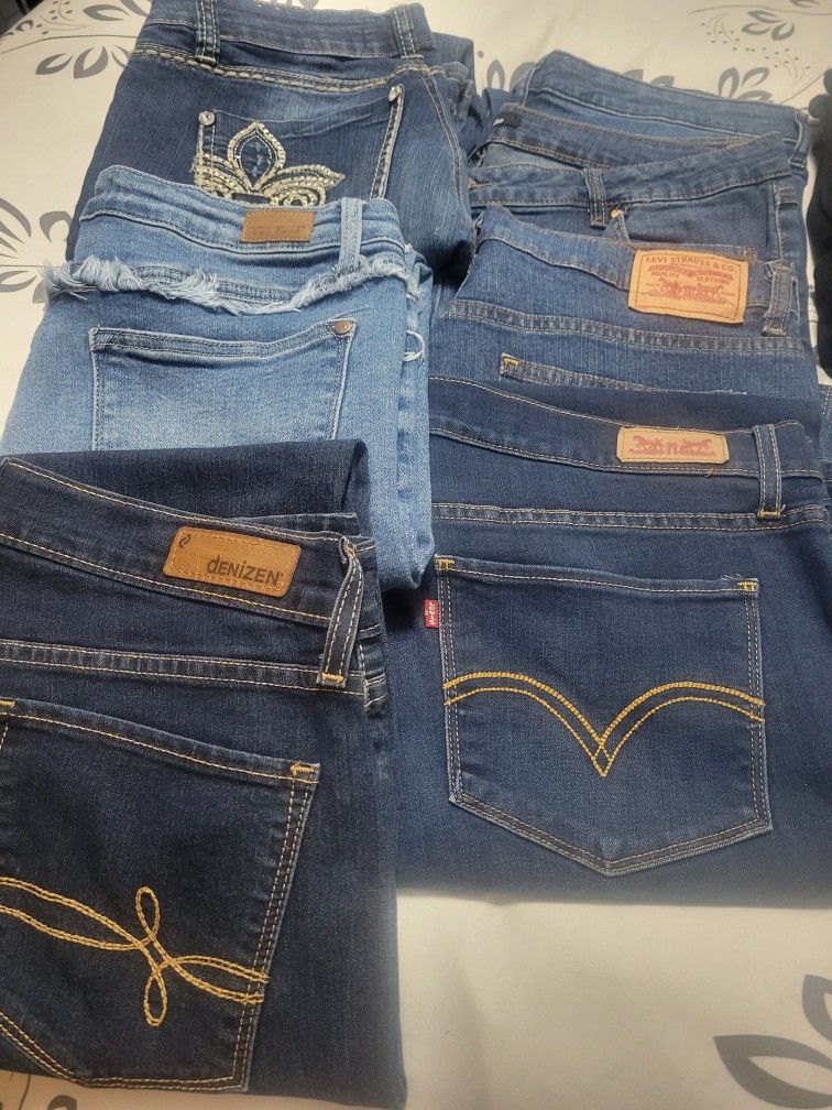Woman's JEANS- Lot 10 Prs