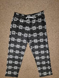 NWOT MENS REAL ESSENTIALS FLEECE PAJAMA PANTS BLACK AND WHITE SIZE L