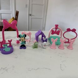 Minnie Mouse Bow-tique Paw Pack Pets Playground Park Playset Toys 