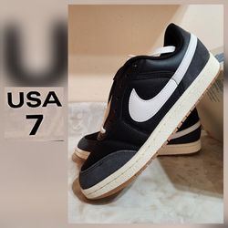 Nike Jordan Skyline Low size 7