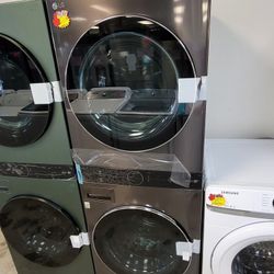 New LG ThinQ WashTower Washer And Gas Dryer Set Laundry Center In Black Stainless Steel 