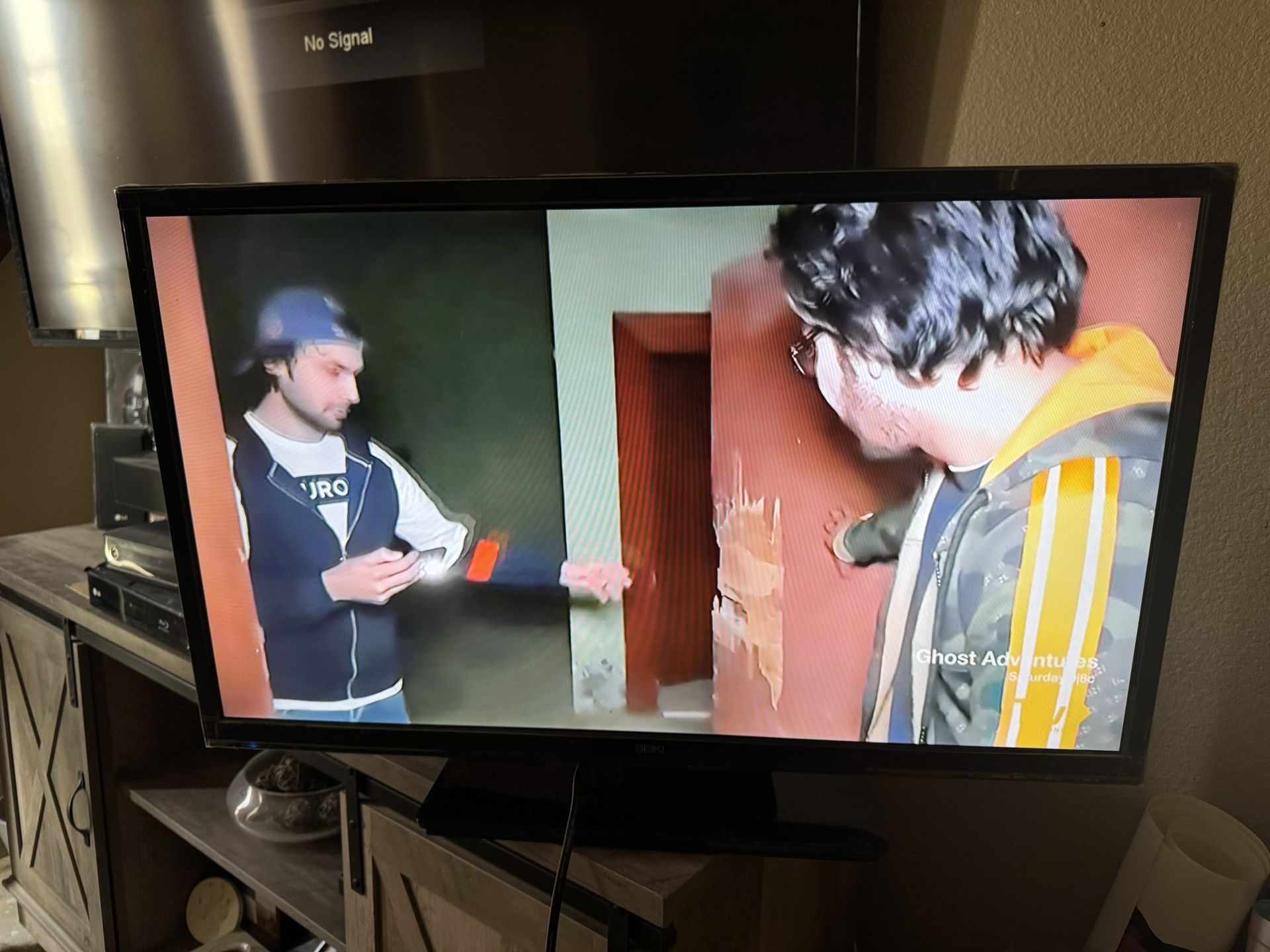 32 Inch TV