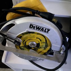 Dewalt Circular Saw