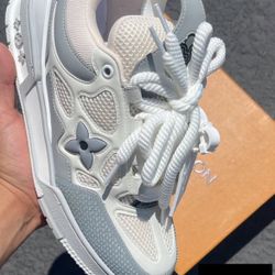 Louis Vuitton LV skate Grey