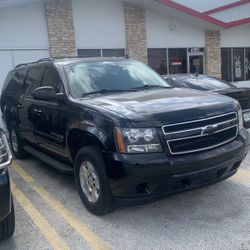 2011 Chev Suburban 
