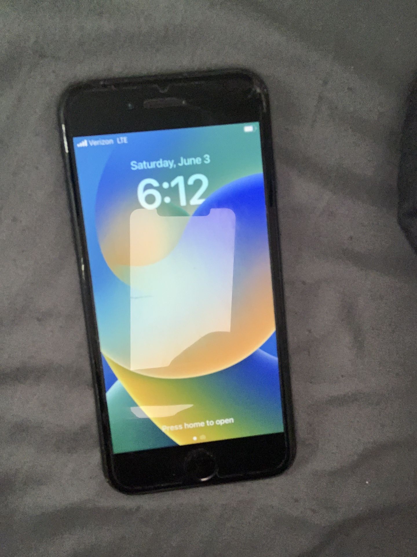 iPhone SE 2020 Damaged Unlocked