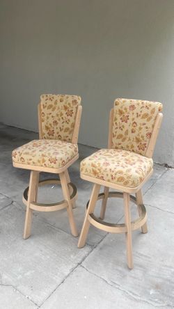 Swivel Wood Counter Stool