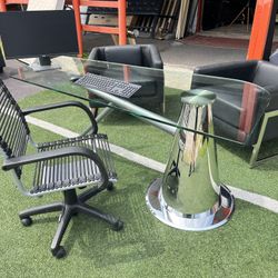 Desk with office chairs, and guest chairs