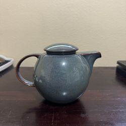 Design Pac Blue Stoneware Pottery Tea Pot with Lid Large Handle 5" High 