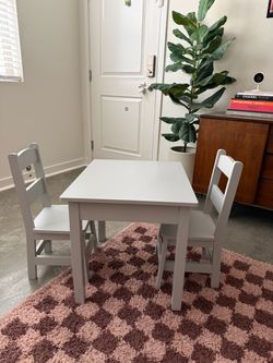 New Melissa & Doug Solid Wood Kids Table and Chairs (2) in Grey