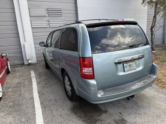 2009 Chrysler Town and Country
