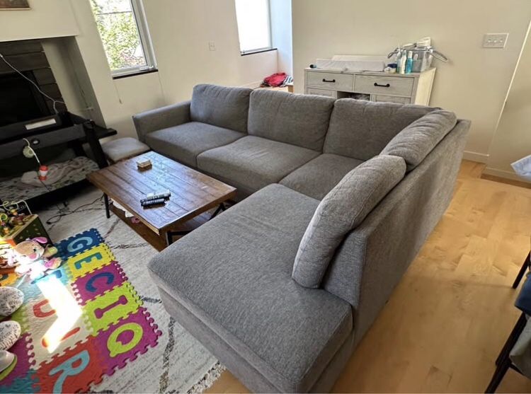 Sectional Couch With Ottoman