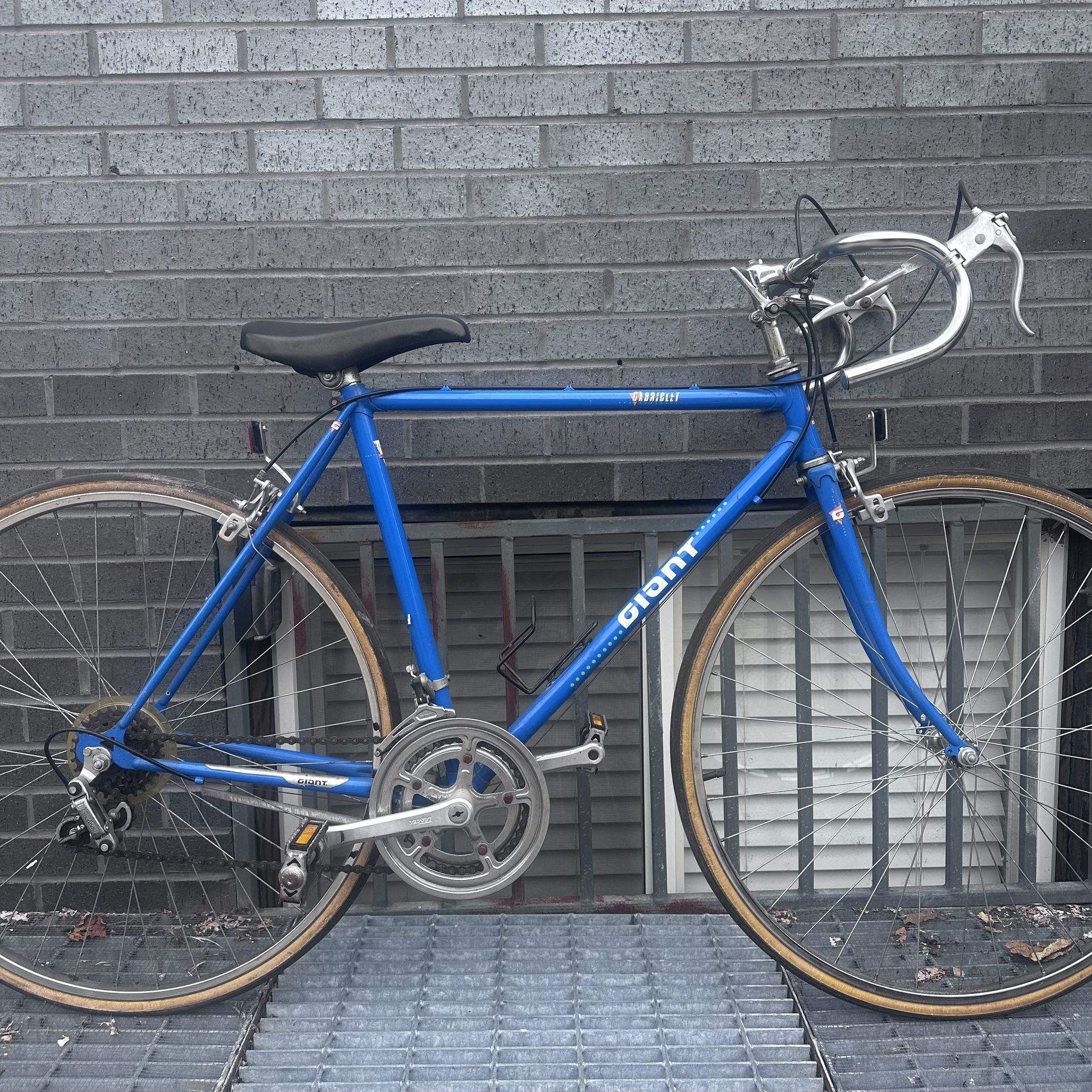 Giant Road Bike Ready To Ride 