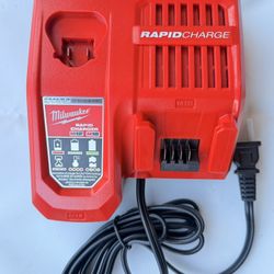 Milwaukee M18 Fast Charger 