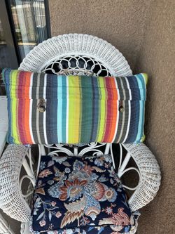 Decorative sofa cushion