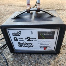 VINTAGE SEARS 8 AMP 12 VOLT BATTERY CHARGER MODEL (contact info removed)50 