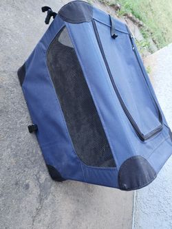 Soft pet creat 20"L 15"H ×15"w good condition
