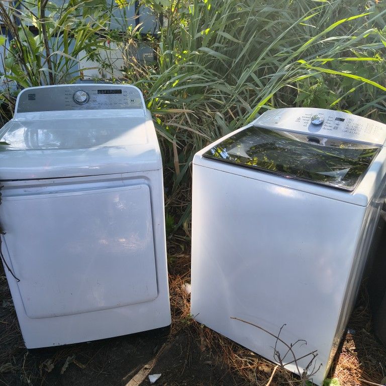 Kenmore Elite 6.2 cubic feet Top load washer & Dryer set