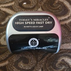 Nail lamp 48 watt.