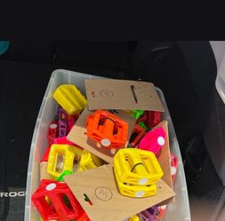 Lot of 50 bike bicycles resale pedals new shop wholesale