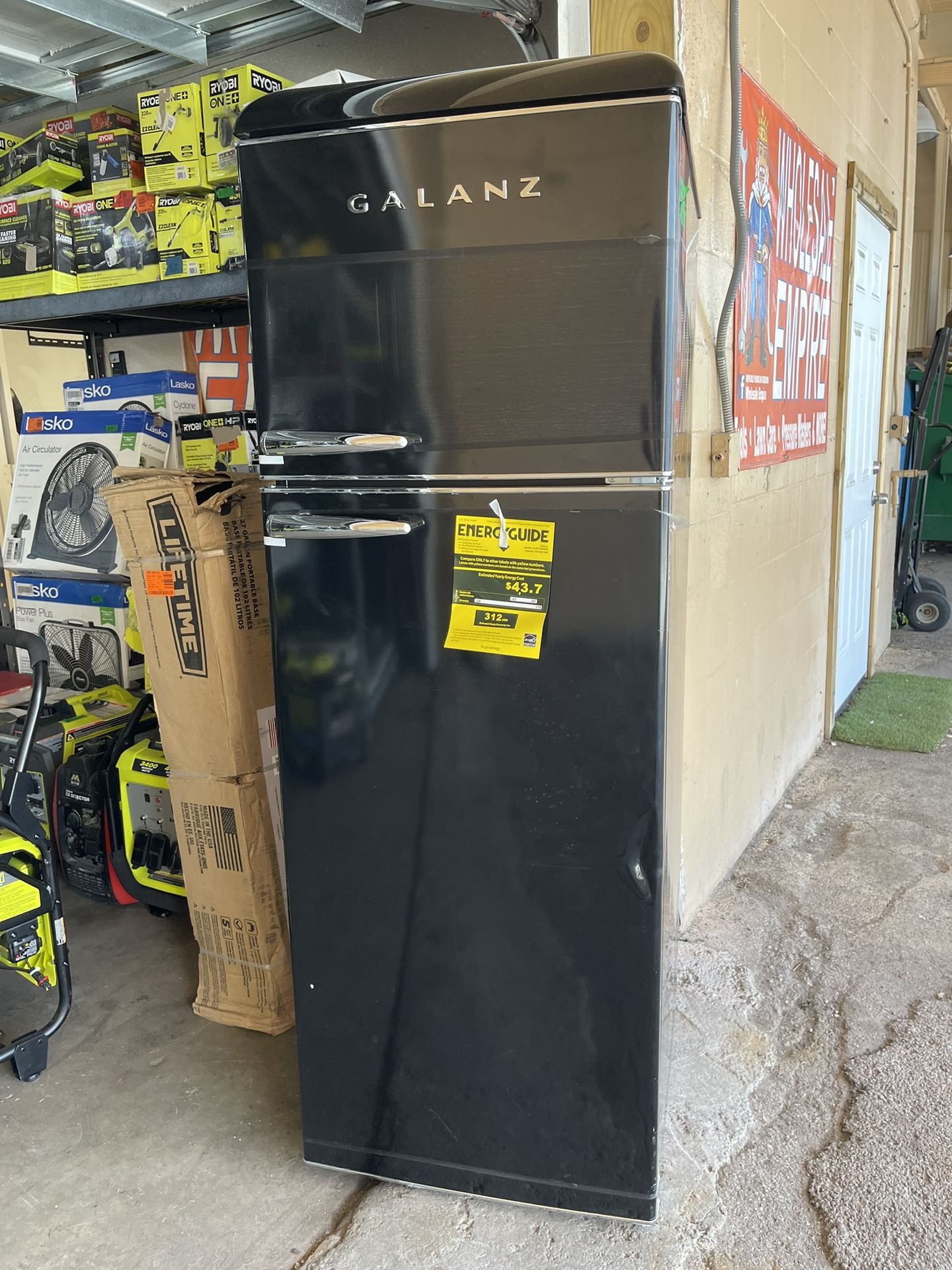 GALANZ 12 cu Ft Black Retro Fridge with Top Freezer