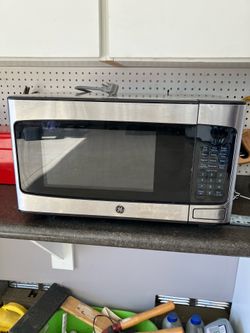 GE - 1.1 Cu. Ft. Countertop Microwave with Convenience Cooking Controls - Stainless Steel