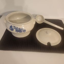 Vintage pfaltzgraff tureen set