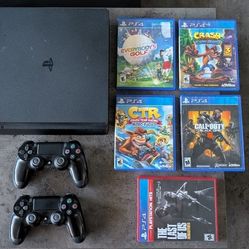 PS4 SLIM EXCELLENT CONDITION 