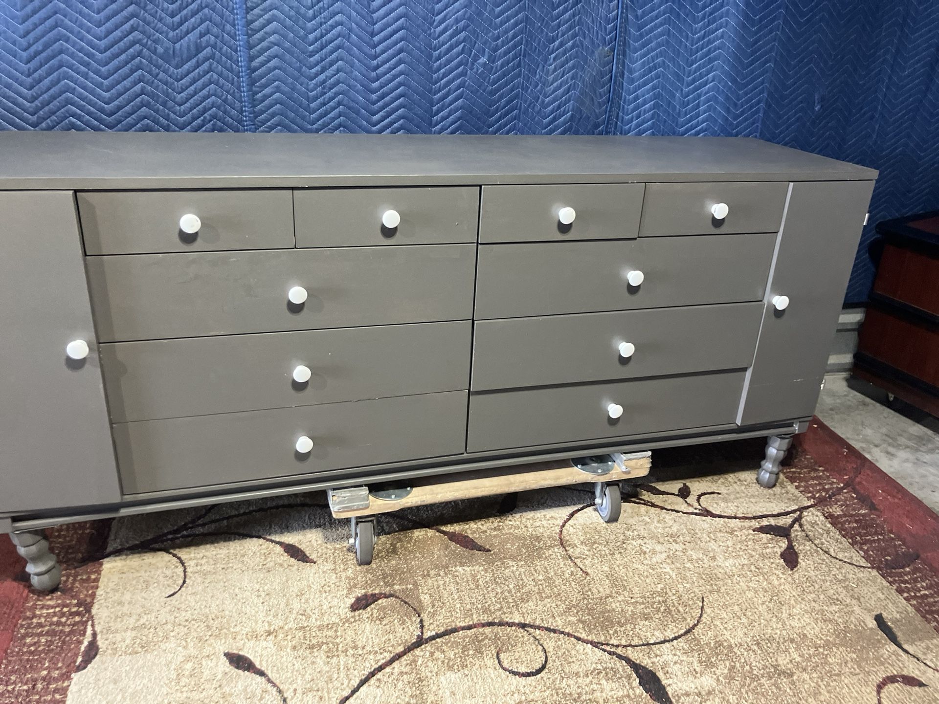 Large painted dresser (DELIVER AVAILABLE)