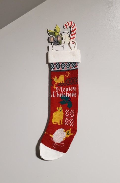 Cozy Pet
Meowy Christmas
Knit Stocking