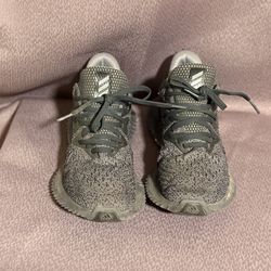 Adidas Alphabounce Gray Running Sneakers – Women’s Size 7 or mens/boys size 5