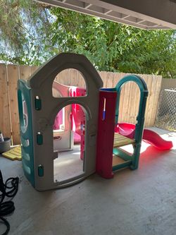 Climbing play structure