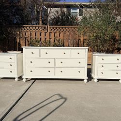 REFINISHED by Vignettes 100 % 🪵 dresser+ 2 nightstand $799 CAN DELIVER!