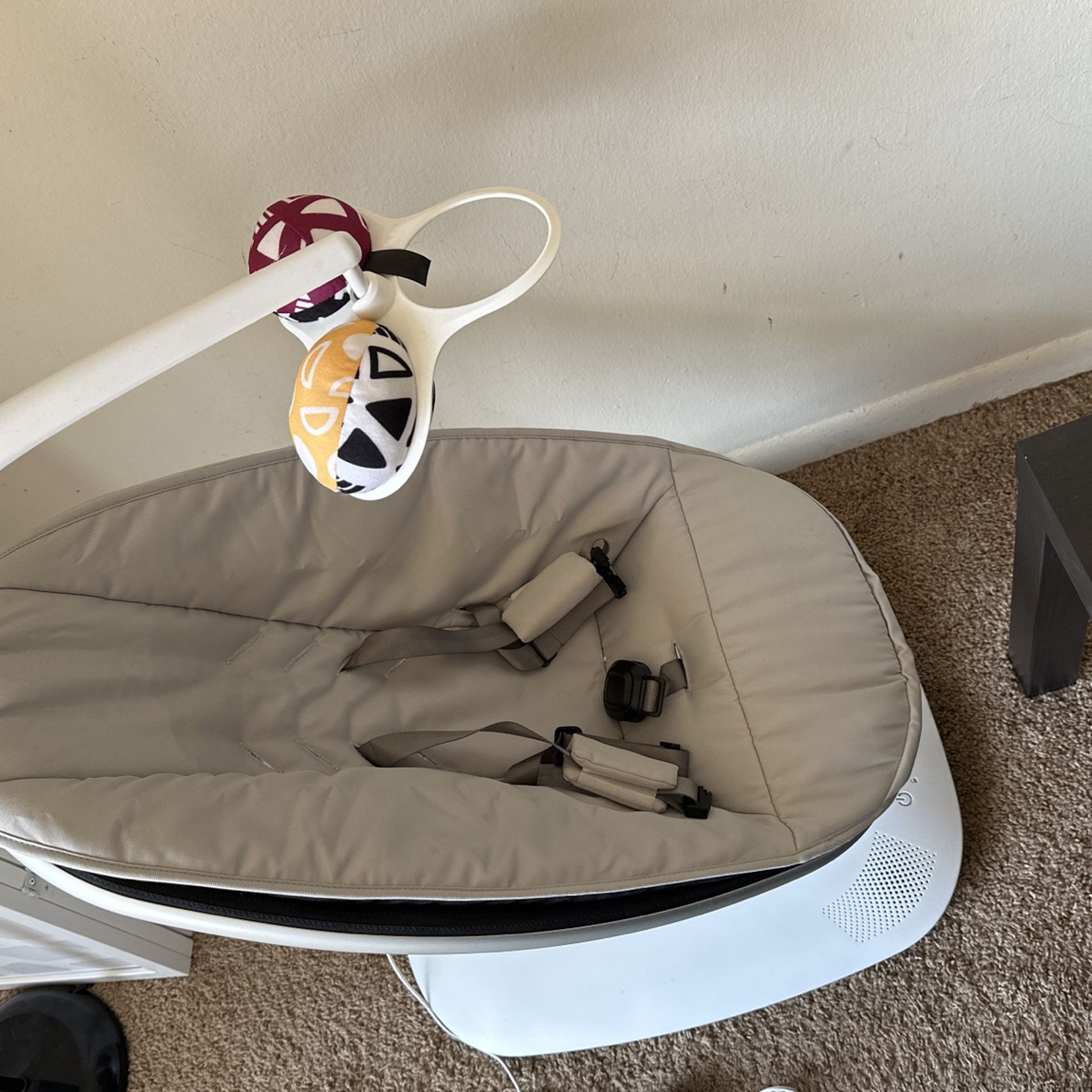 Mamaroo Multimotion Baby Swing