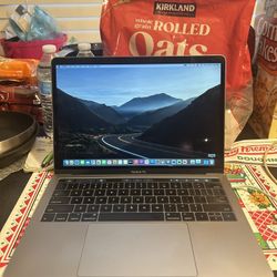 Apple MacBook Pro A1706-13.3”Retina 2016-3.3ghzI7,512gb,16gb,Webcam,Wireless 