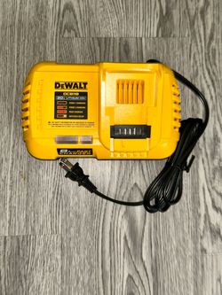 DEWALT DCB118 20V Lithium Ion 8 Amp Fast Charger
