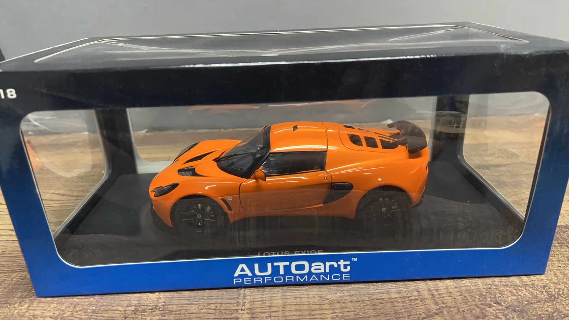 AUTOart 1/18 Lotus Exige in orange model for Sale in Hacienda