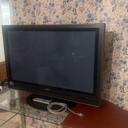 Hitachi 42” HD1080P Flatscreen TV