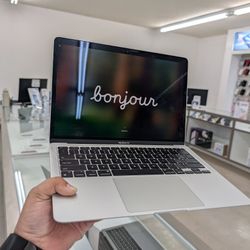 MacBook Air M1 8GB RAM 256gb SSD 