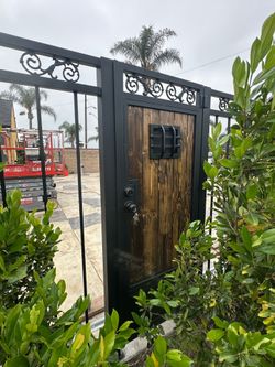 Custom gate