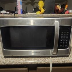Emerson 1000 WATT Microwave