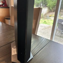 NETGEAR C7000v2 WiFi Router And Modem